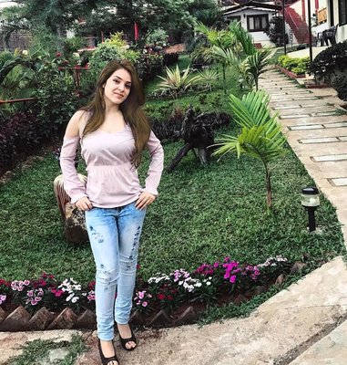 Simran Dhanwani 5