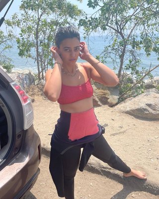 Simran Jehani 4